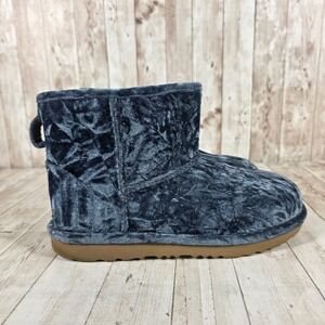 UGG Classic Short Crushed Velvet Blue Boots 1142070K Womens 7.5 Kids 6